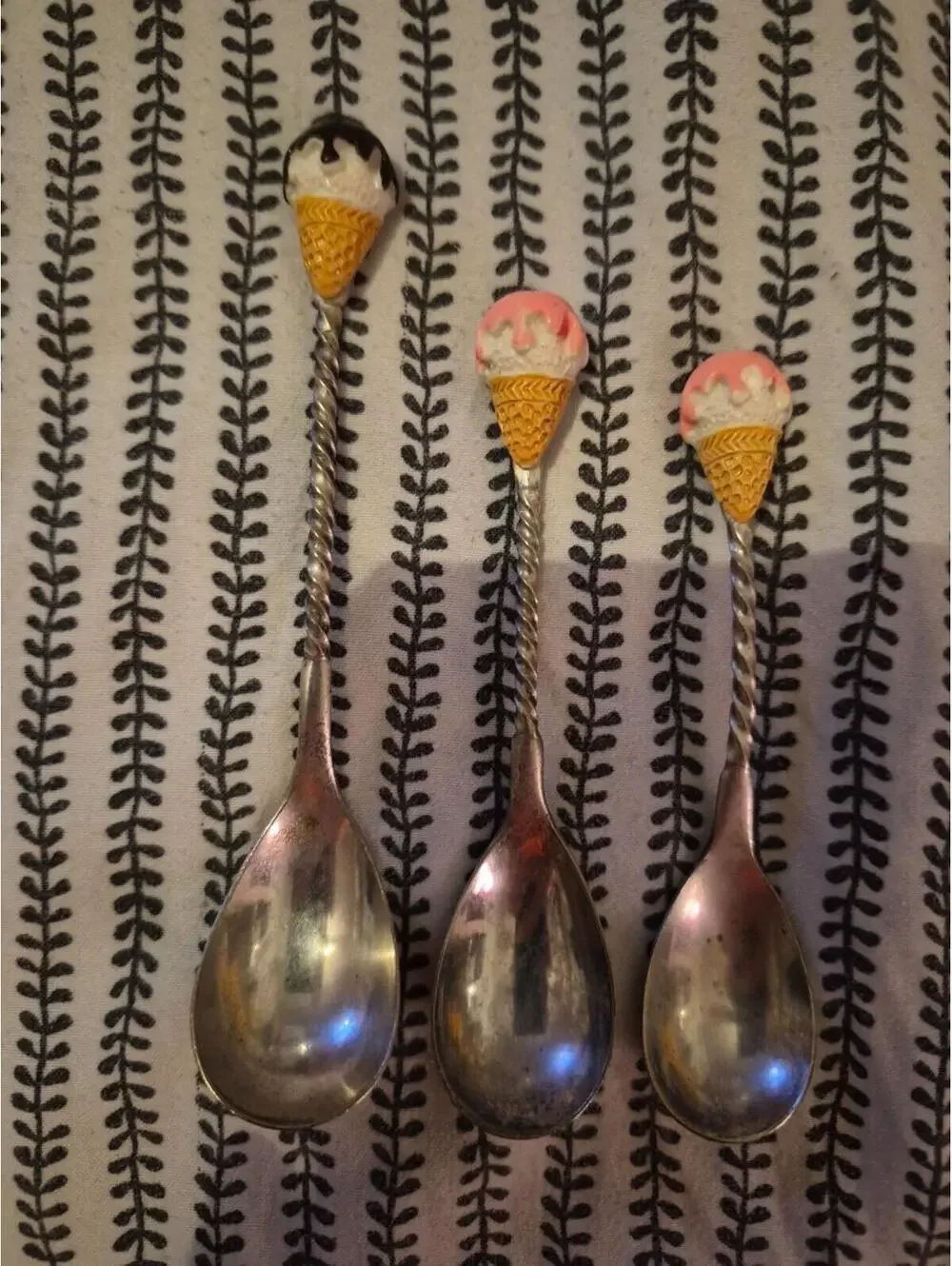 Vintage GTS & Co Silver Spoon Twisted Handle Ice Cream Cone Spoon 3.5